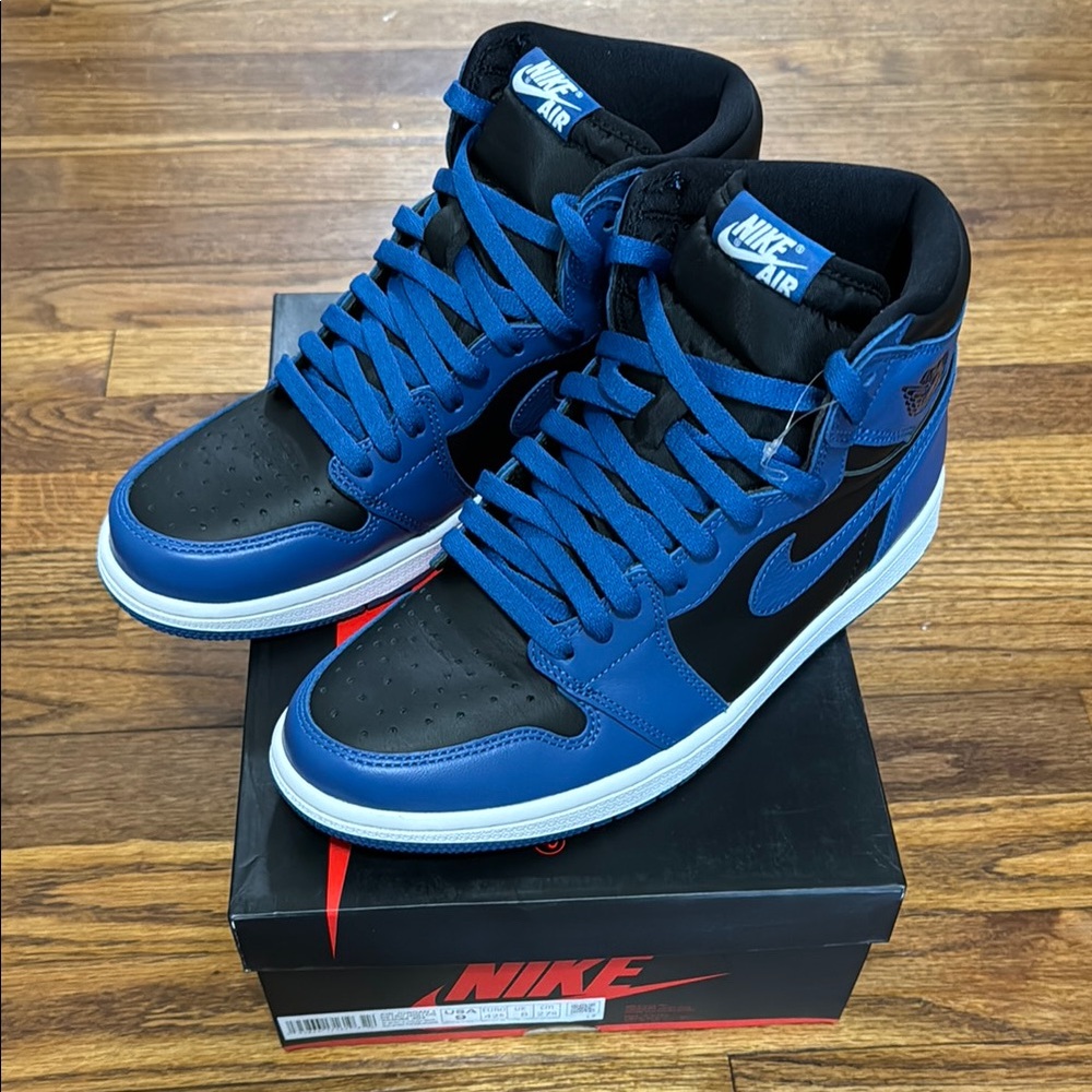 Nike Air Jordan 1 Retro High OG - Black and Blue